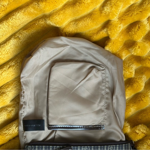 NWT GIANI BERNINI CROSSBODY - Picture 6 of 8